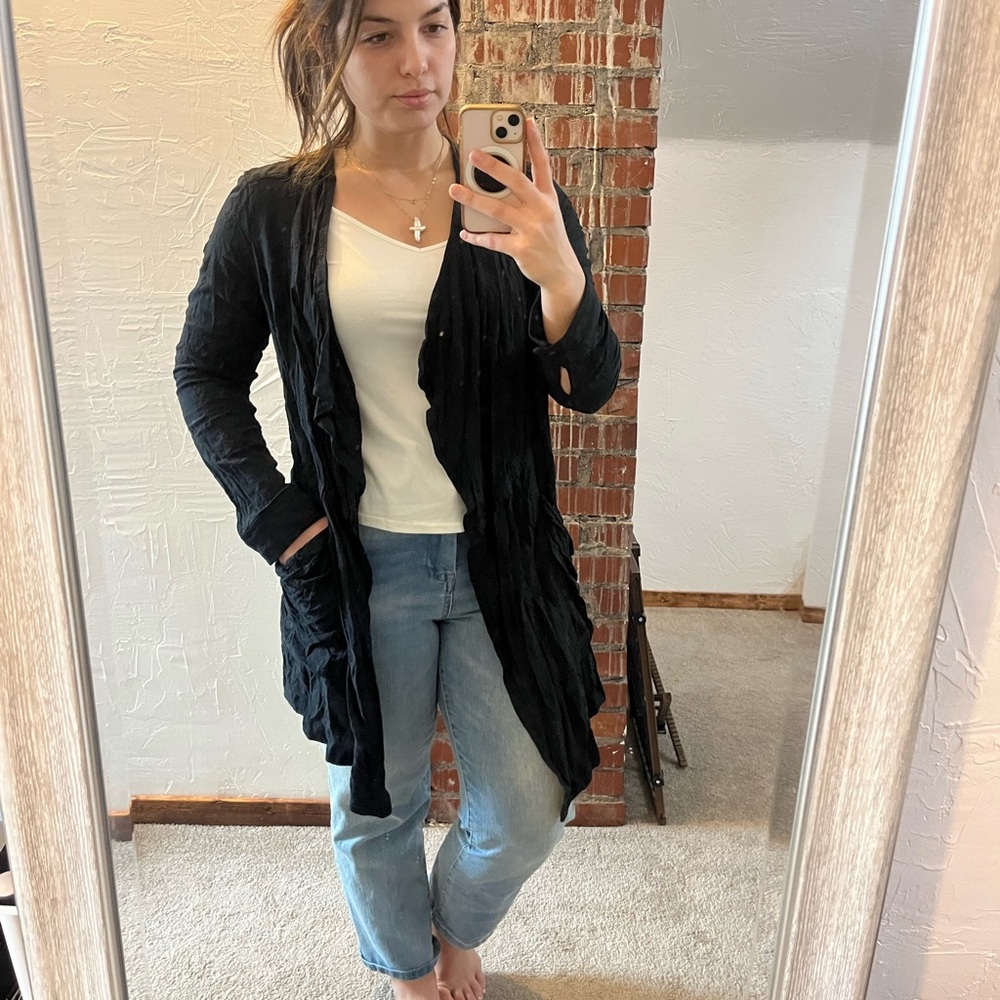 Black Crinkled Open Cardigan